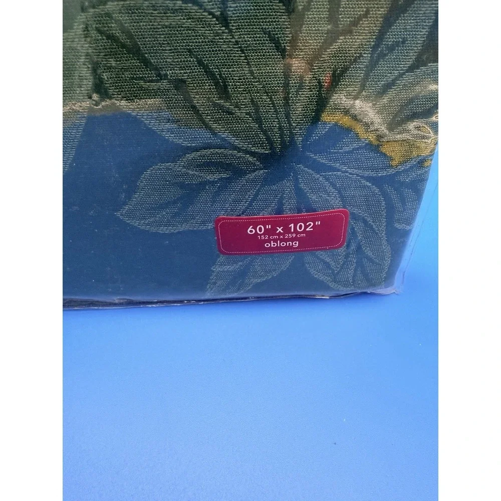 St Nicholas Square Traditions Christmas Tablecloth Green Poinsettia 60x102 NIP